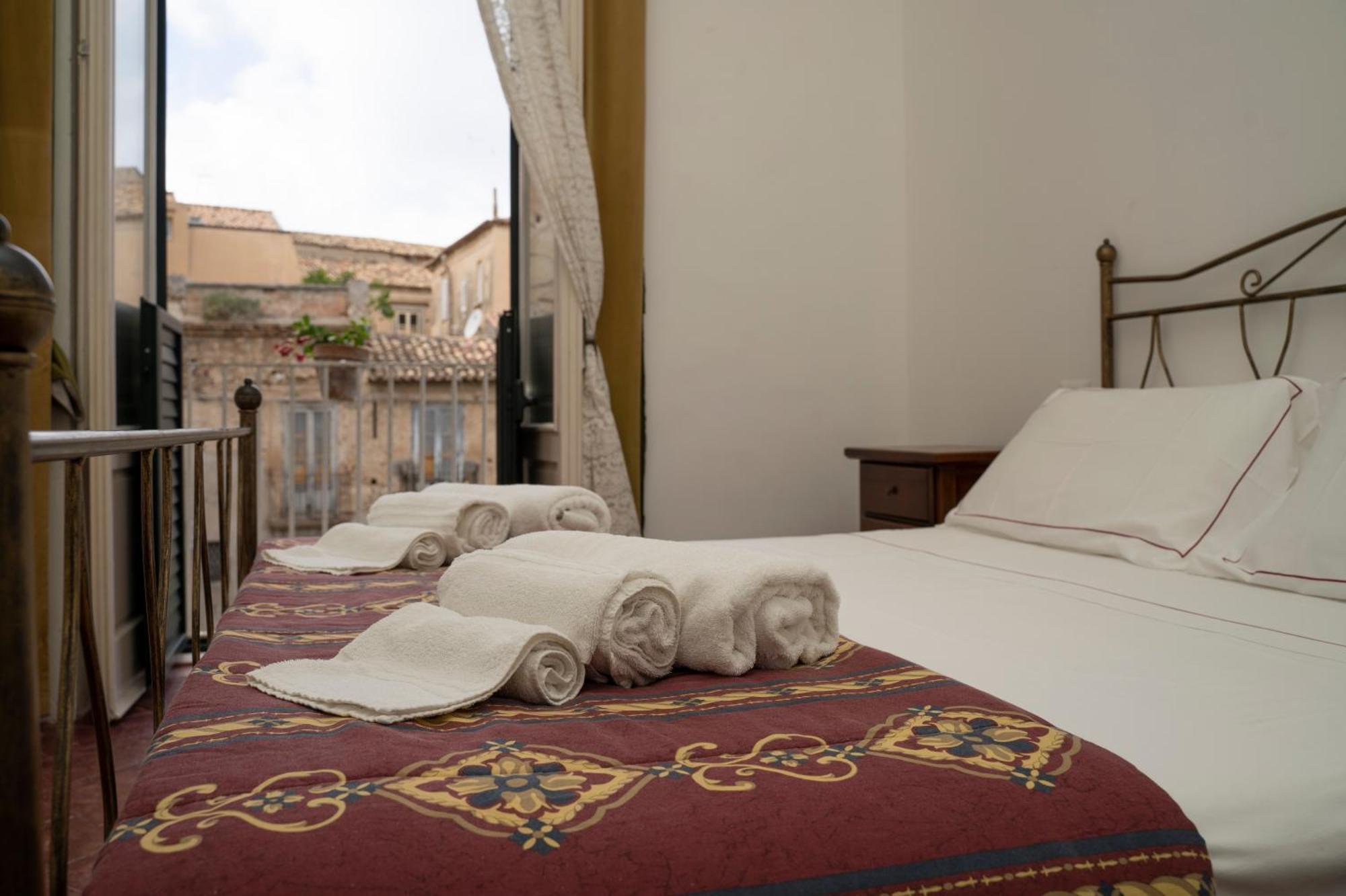 Il Marchese Del Grillo Apartment Tropea Room photo